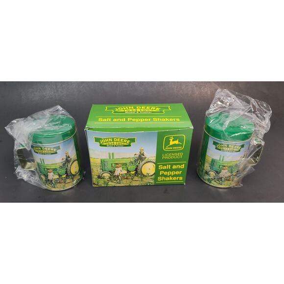 John Deere Salt & Pepper Shakers Set Model A Tractor Corn Field Farmer Country - Picture 3 of 5